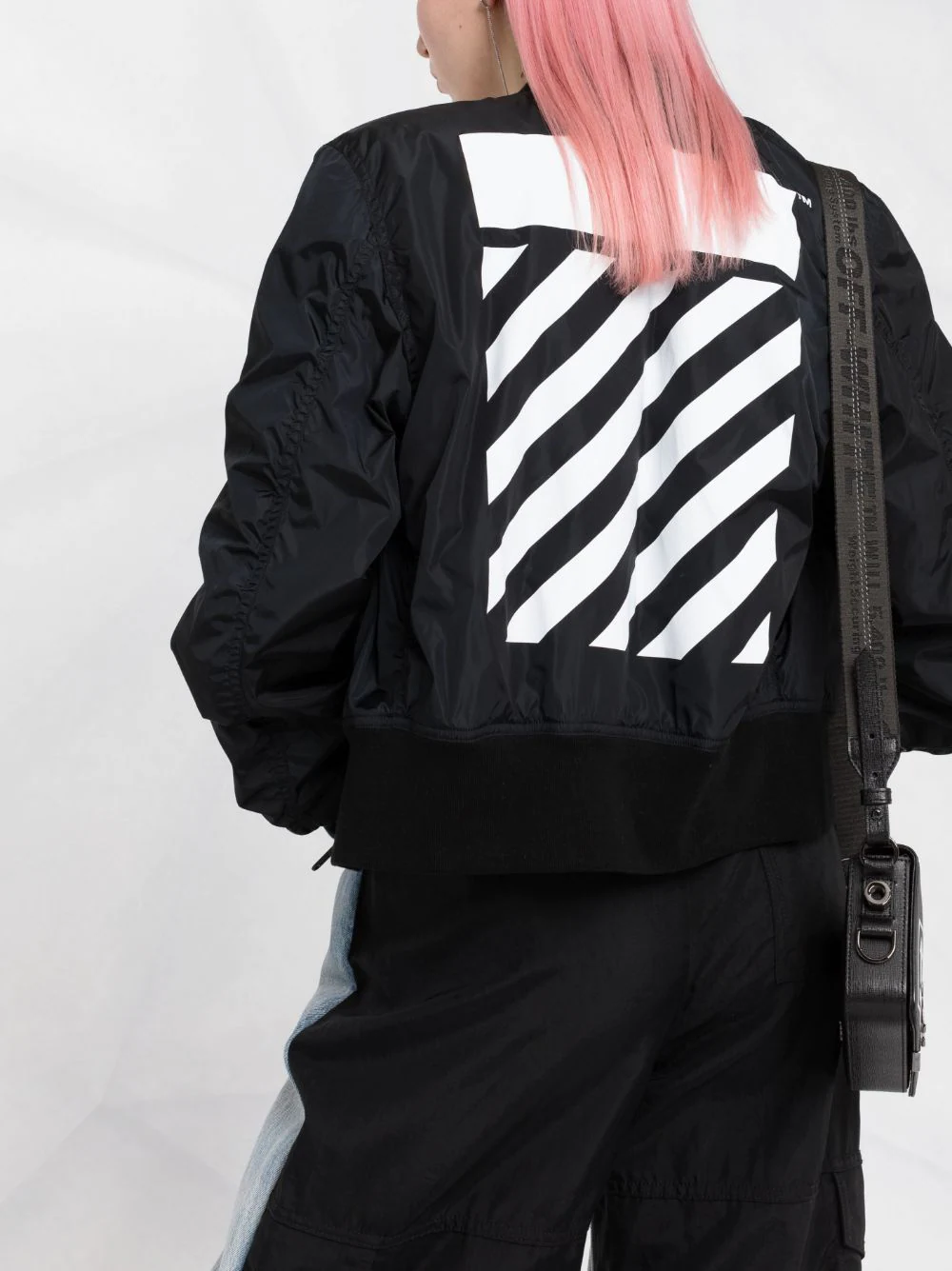 17590413_b6dde31a-0565-469b-888a-dc9d2db26b41_1000